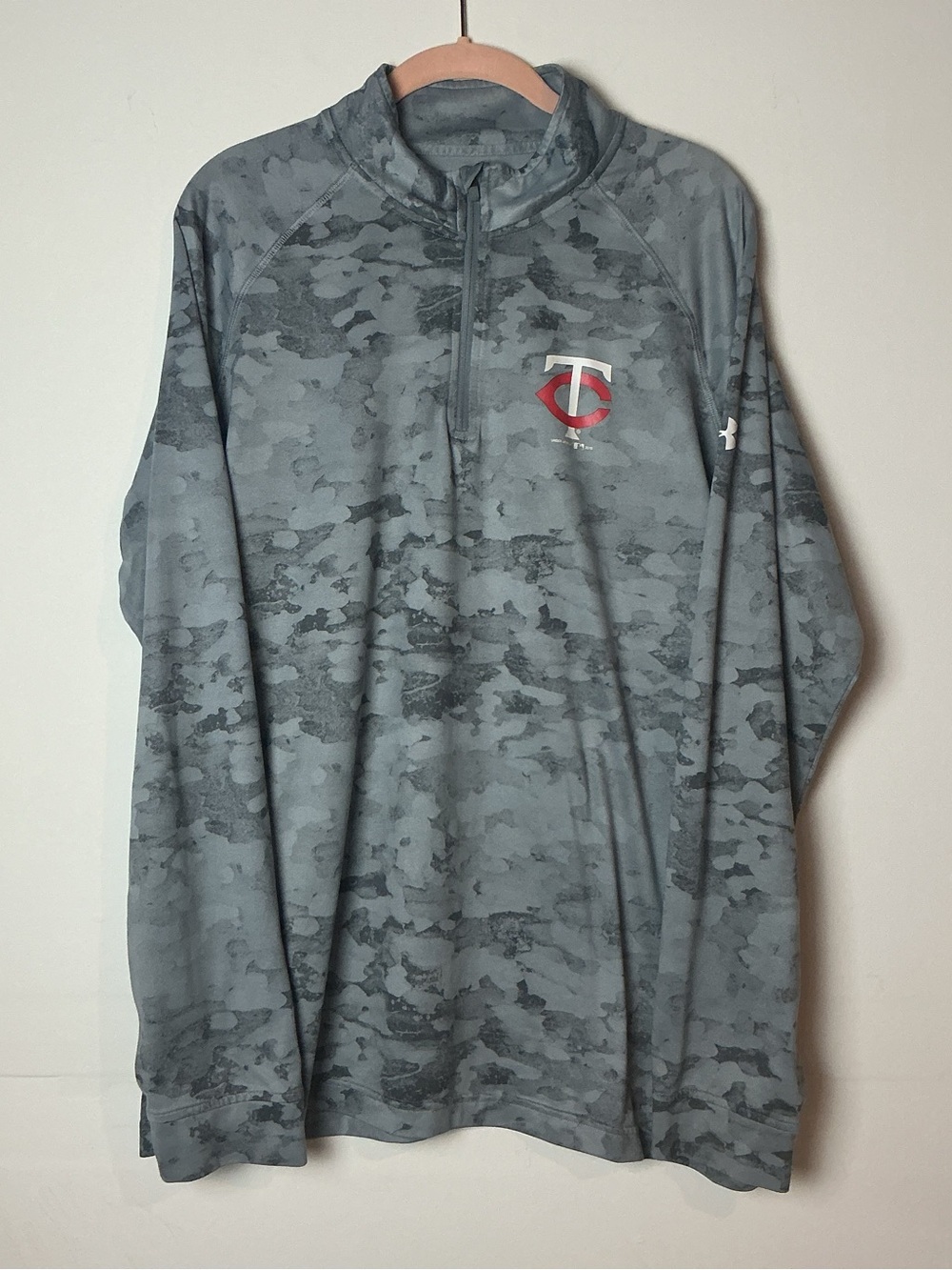 Minnesota Twins Men’s 1/4-Zip Long Sleeve Pullover Camo Size XL